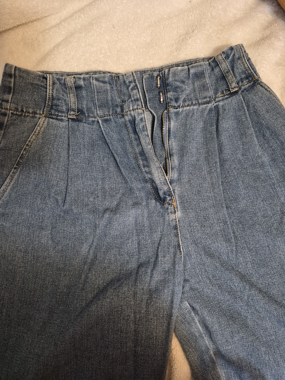 Forever 21 High-Rise Pleated Blue Denim Jeans